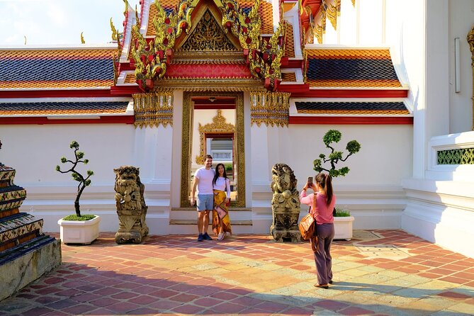 Bangkok Thrilling Tuk Tuk Tour (Private & All-Inclusive) - Wat Prayun and the riverfront walk