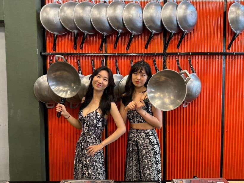 Bangkok: Tingly Thai Cooking School Half-Day Cooking Class - Sitting Down to Eat Your Own Work