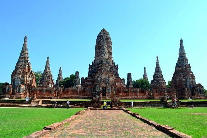 Bangkok to Ayutthaya Lopburi Monkey Temple, Largest Buddha Tour - Wat Phra Si Sanphet and the royal ruins