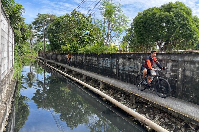 Bangkok Tour by Boat and Bike - Thai lunch at a local restaurant
