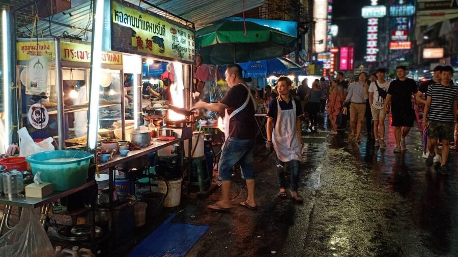 Bangkok: Travstore Original Bangkok Discovery Tour - A river pause at Yodpiman Riverwalk