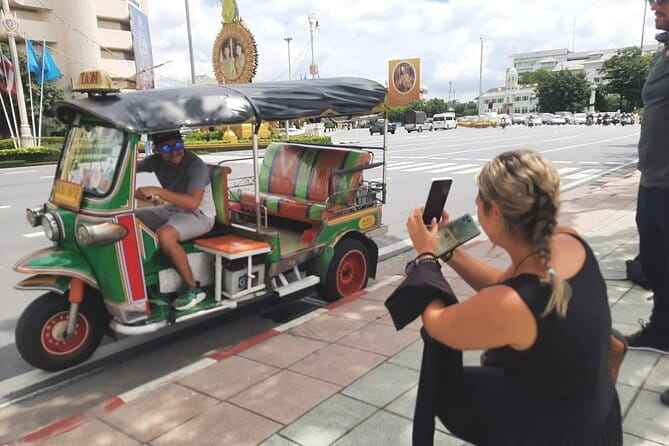 Bangkok TUK TUK Twilight Cultures Market and Food Taste - What makes this Bangkok tuk tuk tour useful