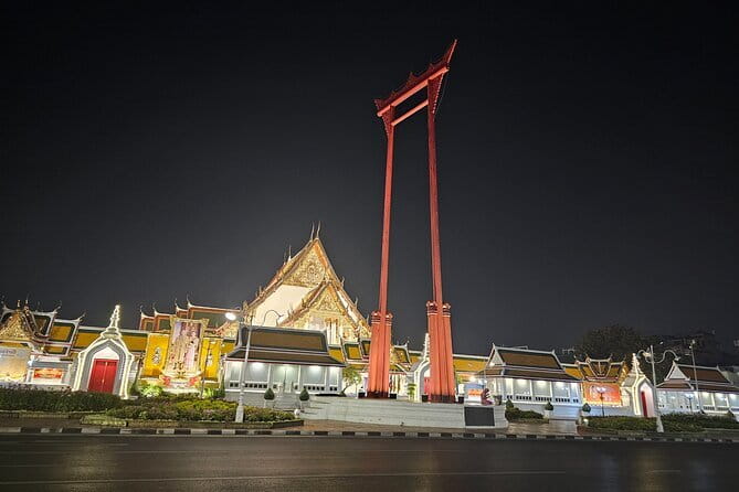 Bangkok TUK TUK Twilight Cultures Market and Food Taste - Yaowarat and the Chinatown food stop