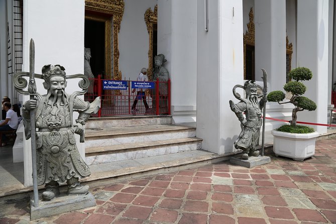 Bangkok Tuk Tuk Walk & Temple Tour With Wat Pho, Arun & Traimit - Why the transport mix matters