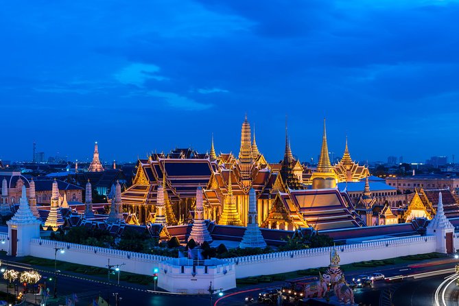 Bangkok Under the Night Lights by TUK-TUK (SHA Plus) - Ending with street food in Chinatown