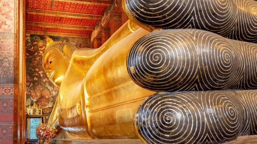 Bangkok: Wat Pho and Wat Arun Guided Walking Tour - A lower-impact way to see Bangkok’s old temples