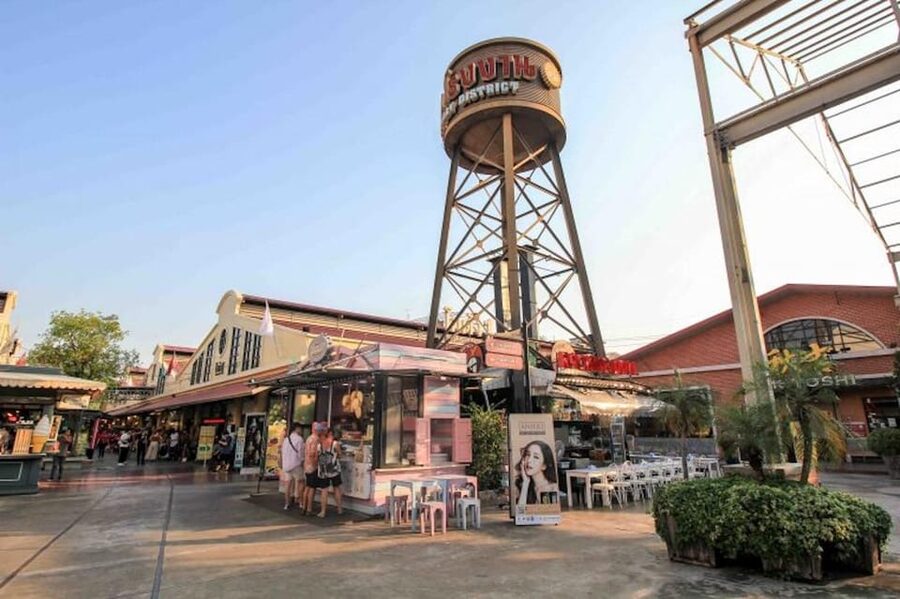 Bangkok with a Private Car and Driver Customizable Tours - Who will get the most from this experience?