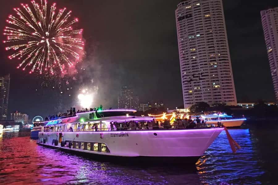 Bangkok: Wonderful Pearl Dinner Cruise and Live Performance - Following the Chao Phraya for one hour