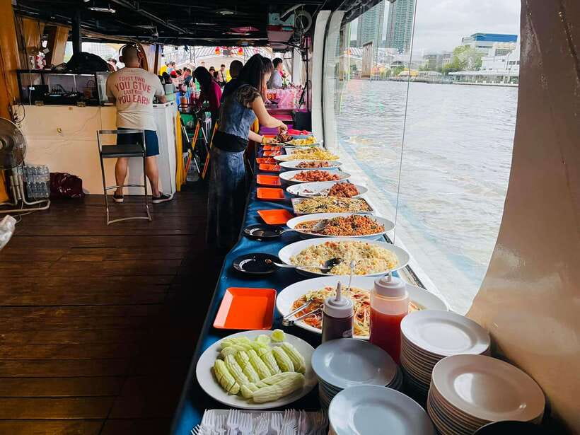 Bangkok: Yodsiam Sightseeing Cruise Snacks & Unlimited Beer - Passing ICONSIAM and Wat Kanlaya