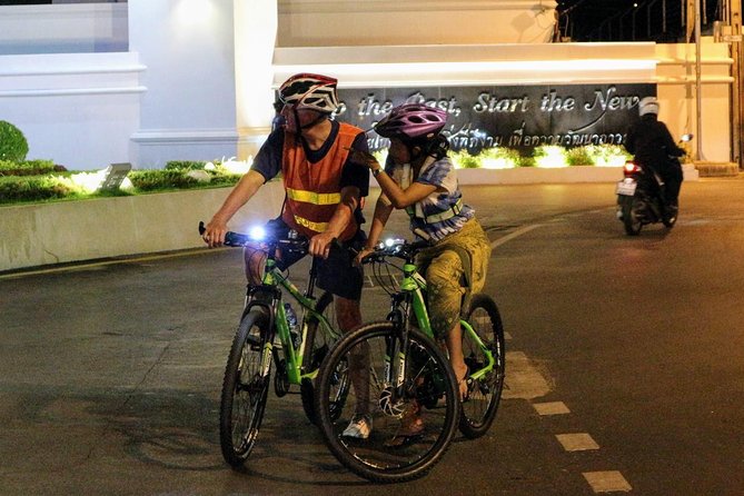 Bike Bangkok at Night with Thai Dinner - Why a bicycle works so well in Bangkok after dark