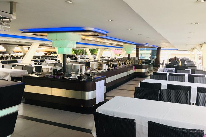 Chao Phraya River Dinner Cruise - Seating, crowding, and the view from your table