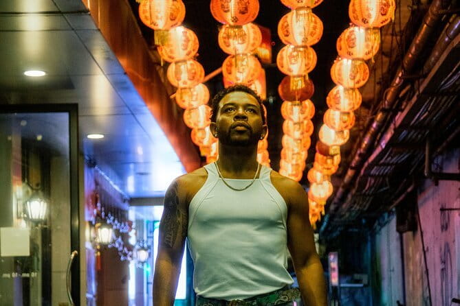 Chinatown (Yaowarat Road) Neon Photoshoot - How the one-hour photoshoot works