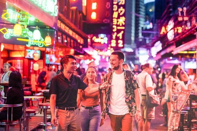 Chinatown (Yaowarat Road) Neon Photoshoot - What to wear for the cyberpunk look