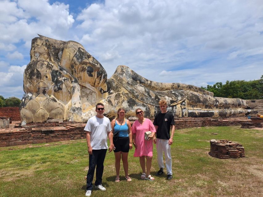 Colors of Ayutthaya: UNESCO Heritage 6 hour Bicycle Tour - Lunch beside the river at about 12:30