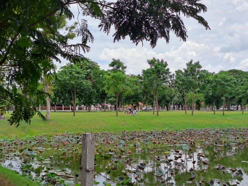 Colors of Ayutthaya: UNESCO Heritage 6 hour Bicycle Tour - The three pagodas of Wat Phra Si Sanphet