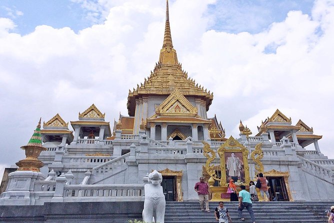 Cultural Treasures of Bangkok: Temples & Royal Palace Tour - Three Bangkok icons in four hours