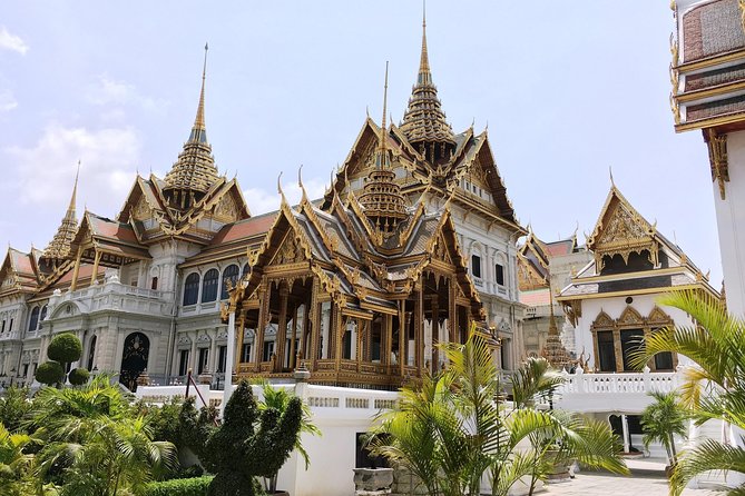Cultural Treasures of Bangkok: Temples & Royal Palace Tour - The Grand Palace and the royal court of Siam