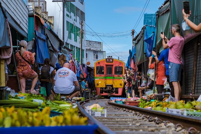 Damnoen Saduak Floating Market and Maeklong Railway Market Tour - Two famous markets, one long day from Bangkok
