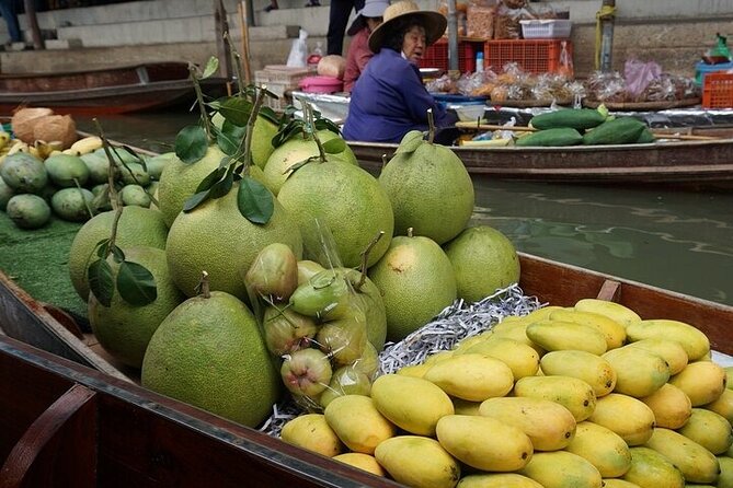 Damnoen Saduak Floating Market & Maeklong Railway From Bangkok - Who will get the most from this trip