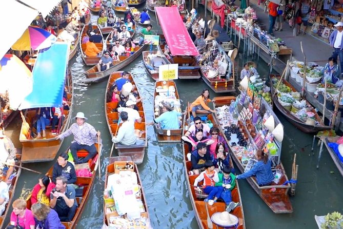 Damnoen Saduak Floating Market & Paddle Boat Adventure - Taking the Paddle Boat Through the Canals