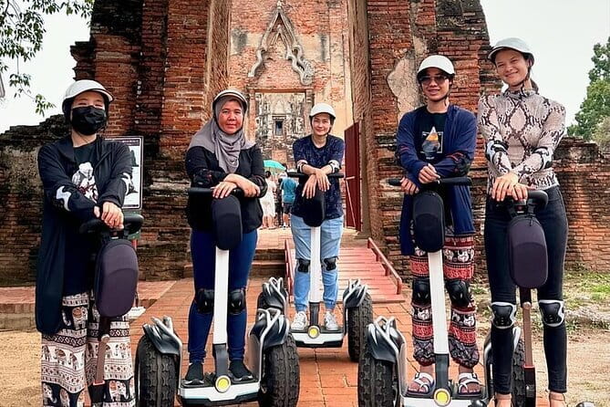 Damnoen Saduak Floating Market & Railway Market Tour from Bangkok - The four hours that shape the day