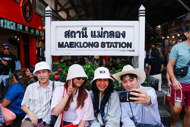 Day Trip to Bangkok Floating Market & Maeklong Railway - Why these two markets belong on a Bangkok day trip