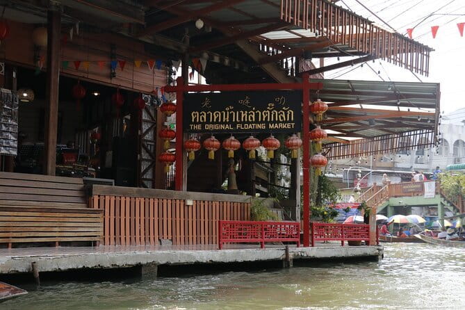 Day Trip to Bangkok Floating Market & Maeklong Railway - Taking a break at Buffalo Café