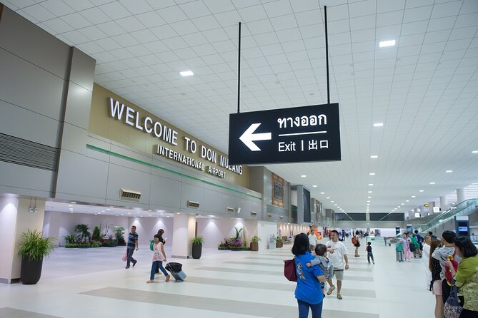 Don Mueang Guided VIP Fast Track Immigration Service - Meeting your hostess at Don Mueang Airport