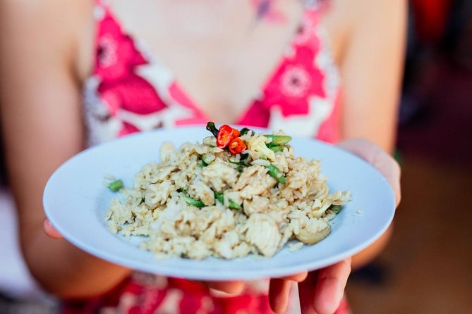 Drinks & Bites in Bangkok Private Tour - A cold drink and useful Bangkok food advice