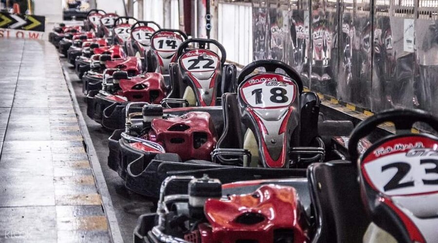 EasyKart Bangkok (RCA Plaza) : Go-Kart Racing Experience - Choosing between the two tracks