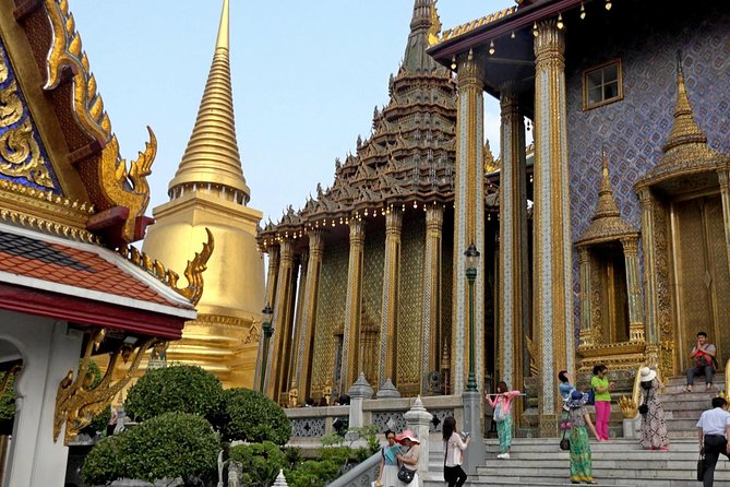Exclusive Tour – Grand Palace, Emerald Buddha & Reclining Buddha - Wat Pho and the Reclining Buddha in 45 minutes