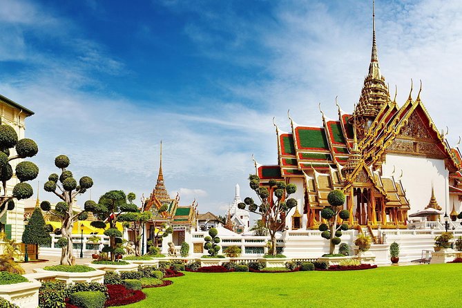 Exclusive Tour – Grand Palace, Emerald Buddha & Reclining Buddha - A quick look at Ta Tian Market