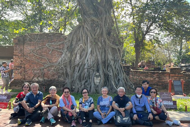 Explore the World Heritage Of Ayutthaya - Grilled river prawns and Roti Sai Mai