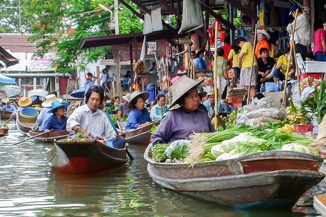 Famous Markets Tour: Maeklong Railway & Damnoen Saduak Floating - Price, group size, and what you receive