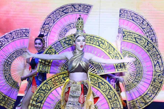 Fine Dining with Cultural Show by the Mandarin Oriental - Dress rules are part of the experience