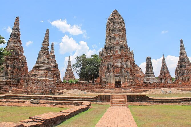 Floating and Railway Markets Private Tour - Private transport makes a long day easier