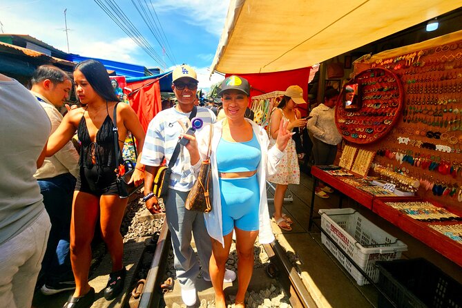 Floating Market & Train Market Private Tour(Premium Service) - Who should book this private market tour?