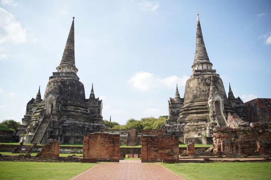 From Bangkok: Ayutthaya Historical Day Tour by Bus - Wat Mahathat and the Buddha in the tree roots