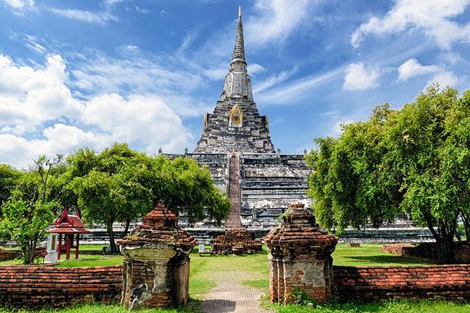 From Bangkok: Ayutthaya Temples Small Group Tour with Lunch - Wat Mahathat and the Buddha head in tree roots