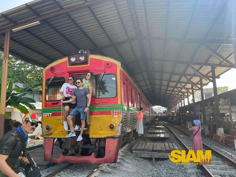 From Bangkok:Damnoen Floating Market and Railway Market Tour - Key points to know before booking