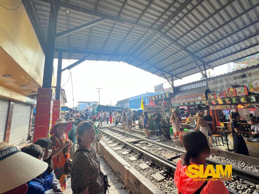 From Bangkok:Damnoen Floating Market and Railway Market Tour - What shopping feels like at Damnoen Saduak
