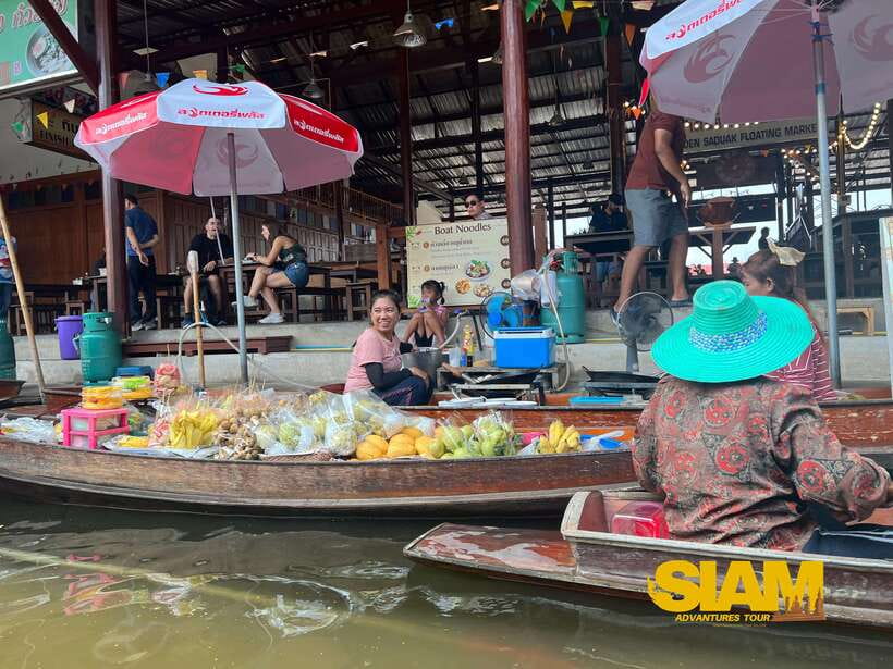 From Bangkok:Damnoen Floating Market and Railway Market Tour - The guide can shape the whole morning