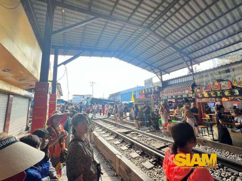 From Bangkok:Damnoen Floating Market and Railway Market Tour - Who will get the most from this tour