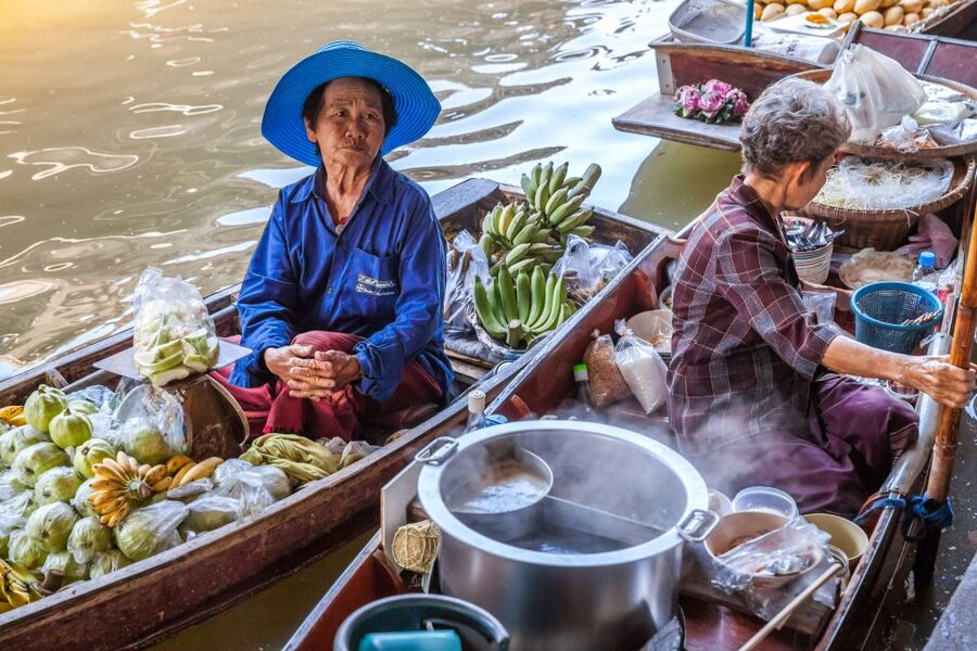 From Bangkok: Damnoen Saduak Floating Market Guided Tour - The guides can shape the whole morning
