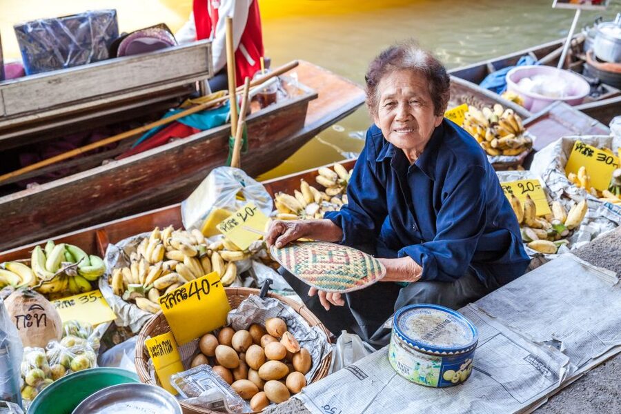 From Bangkok: Damnoen Saduak Floating Market Guided Tour - Arriving at Damnoen Saduak Floating Market