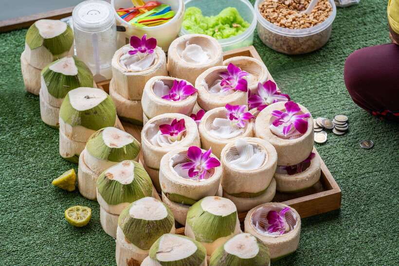 From Bangkok: Railway & Damnoen Saduak Floating Market Tour - Key points at a glance
