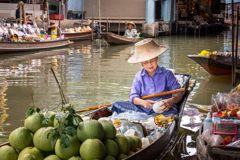 From Bangkok: Railway & Damnoen Saduak Floating Market Tour - Lao Tuk Luck Market and its old houses