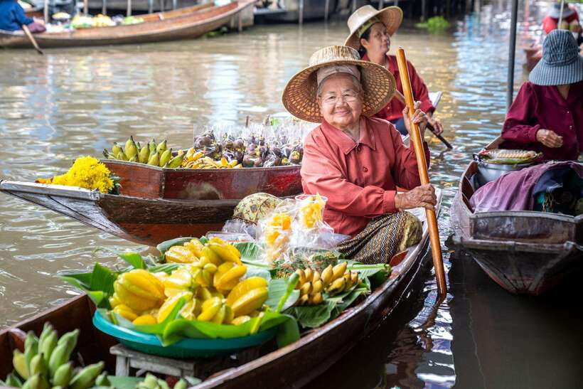 From Bangkok: Railway & Damnoen Saduak Floating Market Tour - Early pickup and the road to Ratchaburi