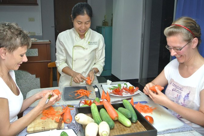 Full Day Professional Thai Fruit and Vegetable Carving Class - Key points for your Bangkok carving day