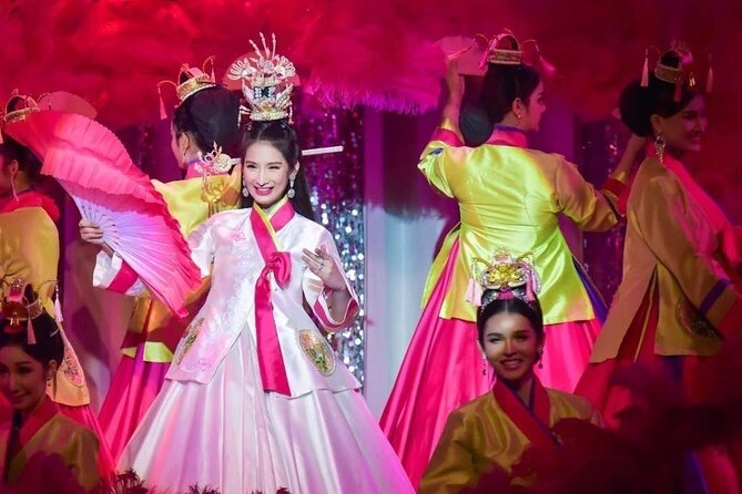 Golden Dome Cabaret: A Night of Glamour and Glitter - How the reviews shape my expectations